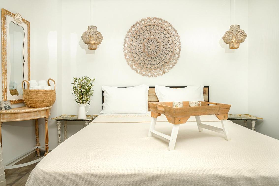 Meltemi Luxury Apartments Nea Roda Bagian luar foto