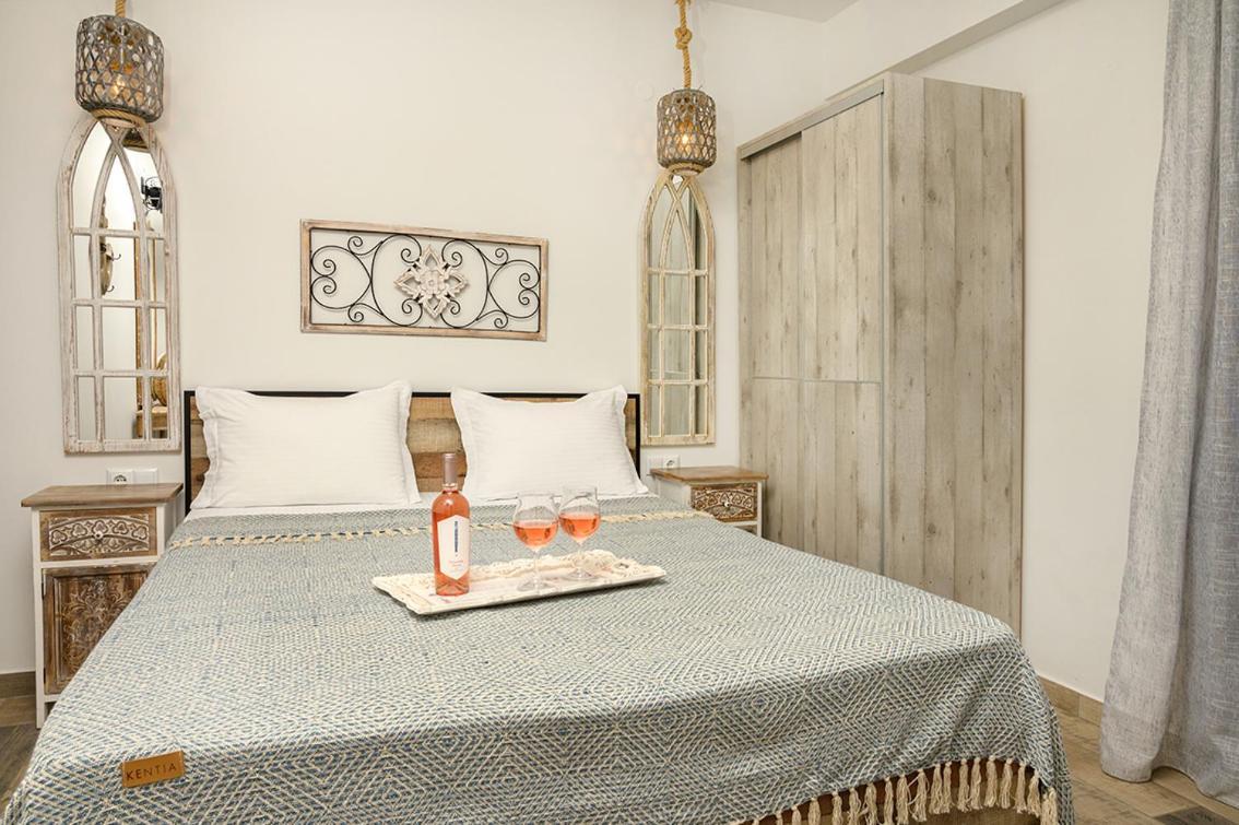 Meltemi Luxury Apartments Nea Roda Bagian luar foto