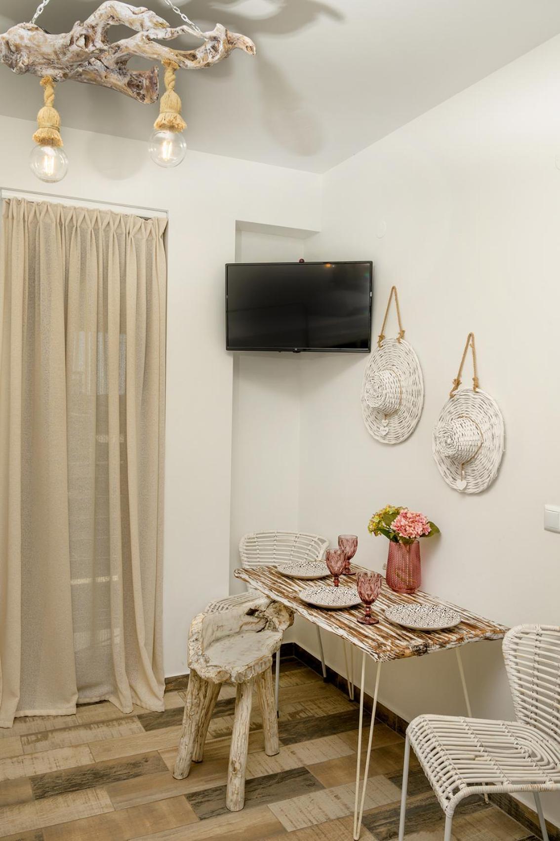 Meltemi Luxury Apartments Nea Roda Bagian luar foto